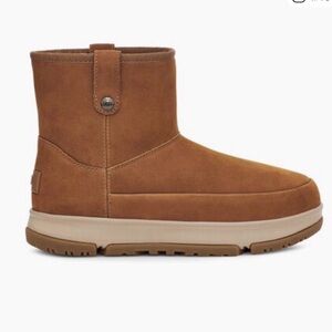 UGG women’s classic weather mini in brown, size 7.5, new in box